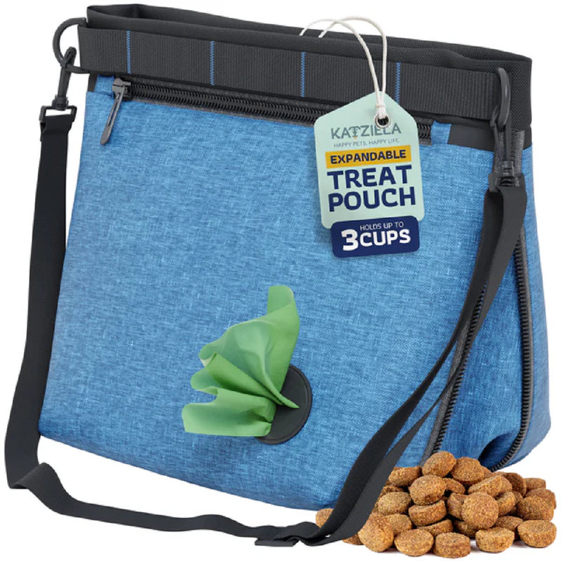 Treat pouch with belt hot clip